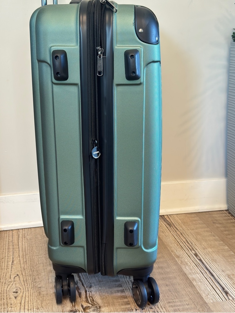 Kenneth Cole REACTION Renegade Luggage Exp. Spinner Hardside Suitcase carry on - Picture 13 of 16